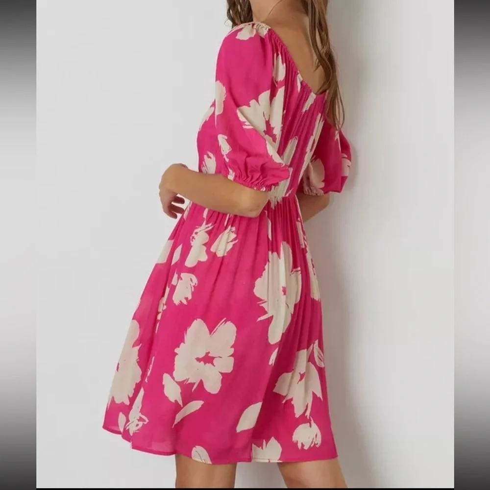 Velvet by Graham & Spencer Makena Twist Front Printed Dress NWT Size Medium - Picture 3 of 14